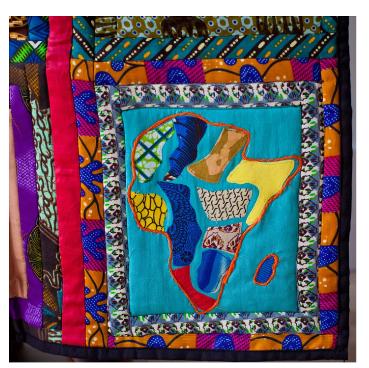 Wall Hanging: #2582 S, #2581 L Unity Quilt 12 Panels
