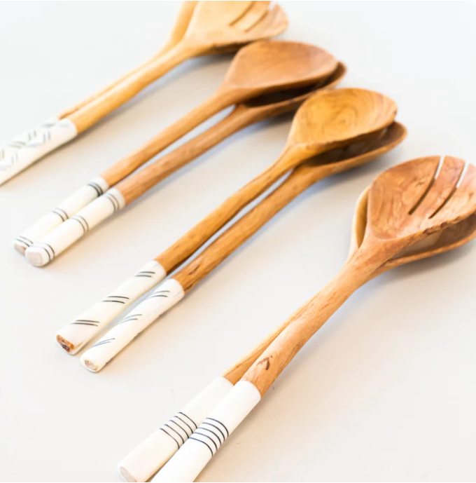 Wood: #7822 Oval White Stripe Spoon Set