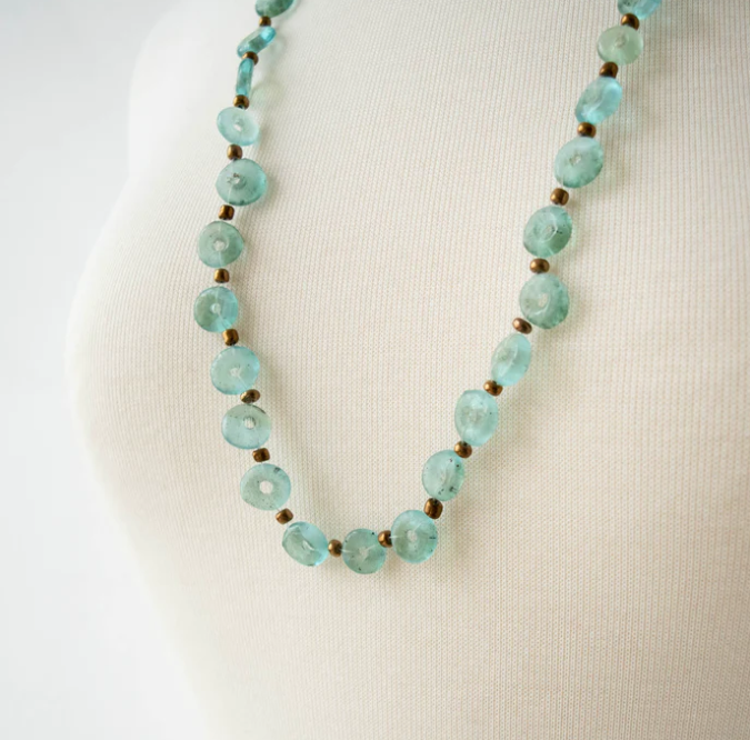 Necklace: #7618 Glass Lace Strand