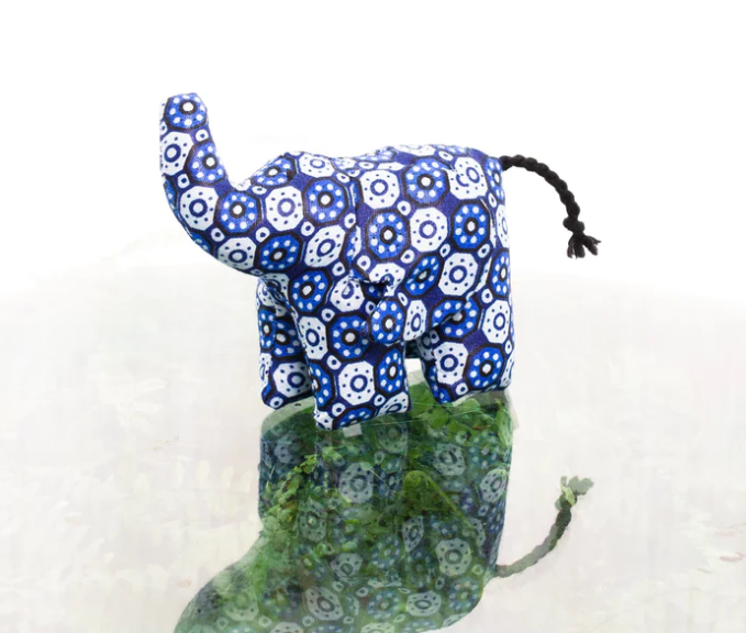 #4900 Animal Elephant